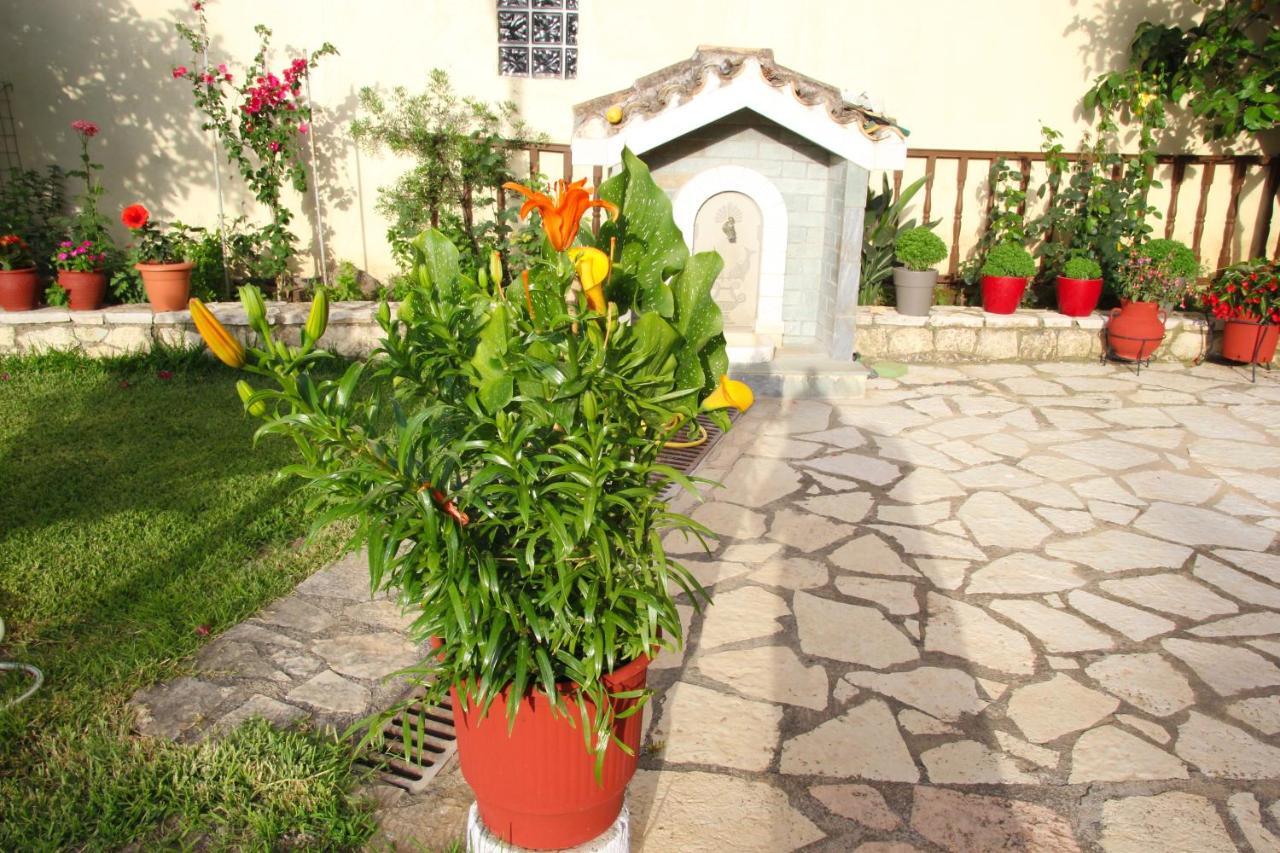 Villa Dimitra Nikiana Bagian luar foto
